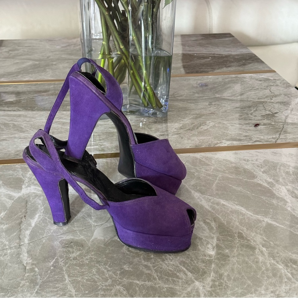 1940s purple vintage peep toe heels